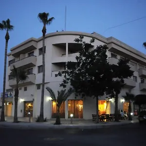 κάντε κράτηση εδώ
